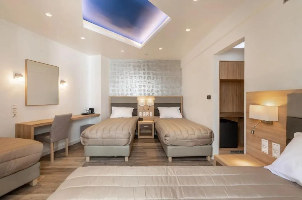 QUADRUPLE SUPERIOR Room, Xenophon Hotel, Athens