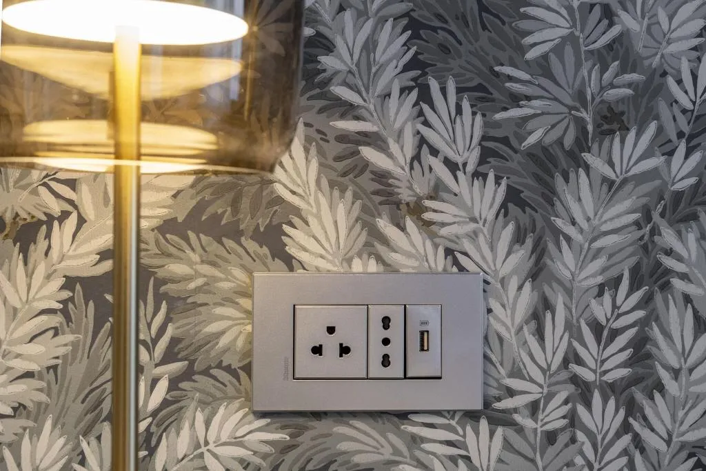 SUITE QUEEN SIZE BED Room, H10 Palazzo Galla, Rome