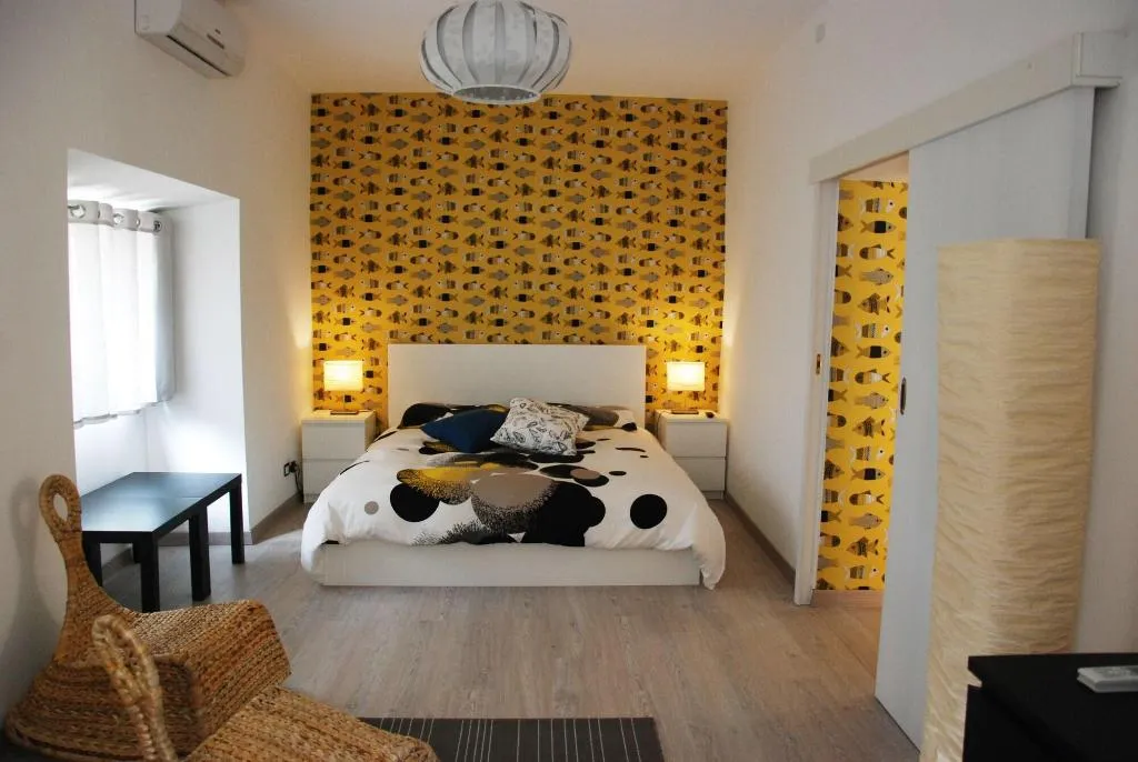 Room, Garibaldi 61, Catania