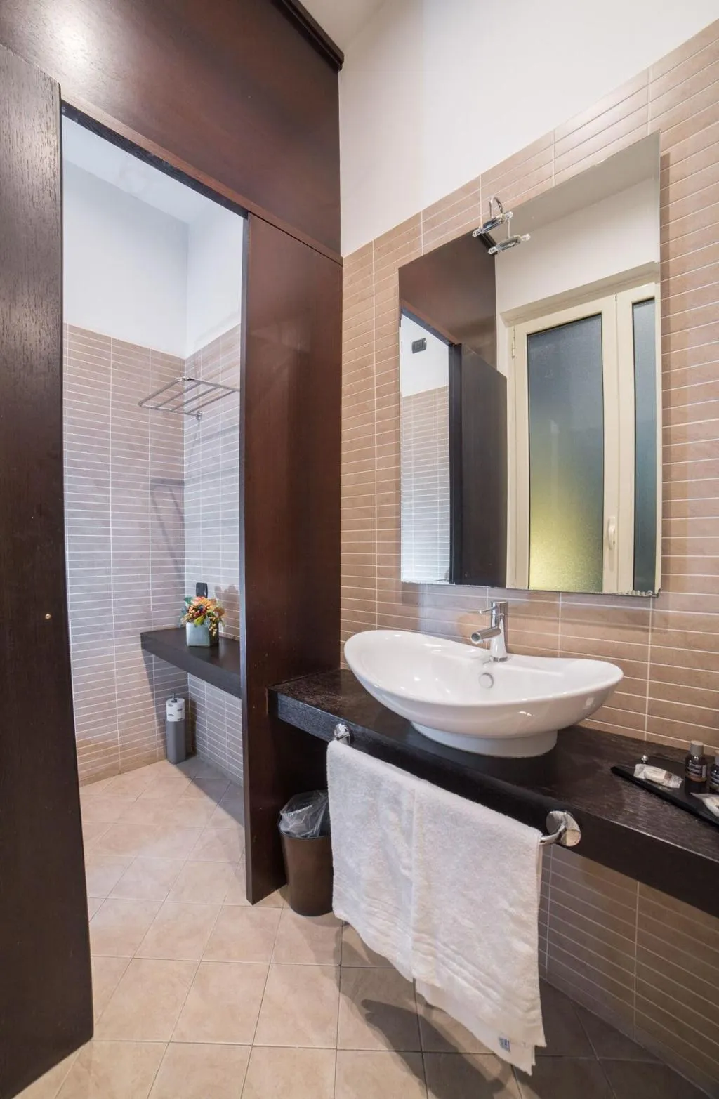 Room, Bed & Breakfast Chiaia 32, Naples