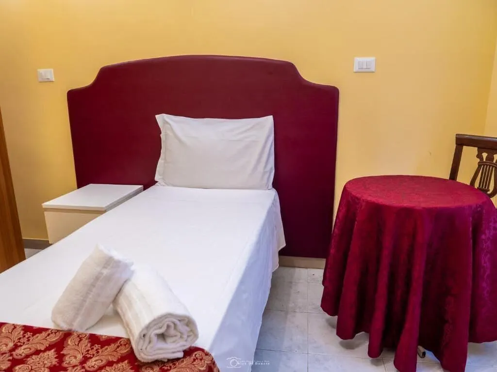 Room, Miss Suite, Naples