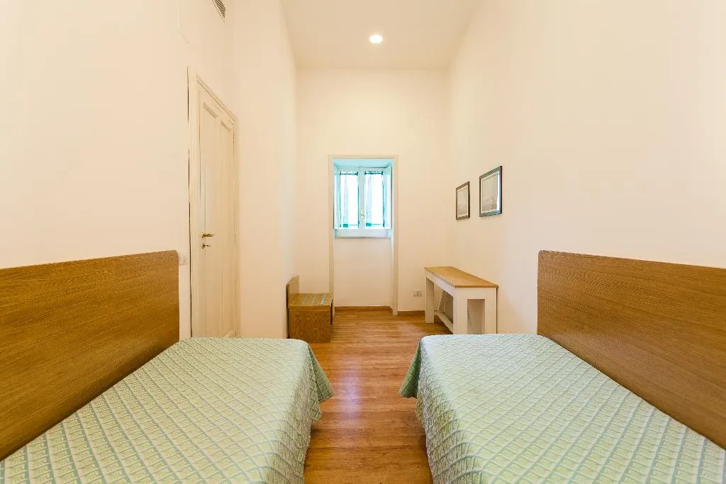 APARTMENT TWO BEDROOMS Room, Corso Italia Suites, Naples