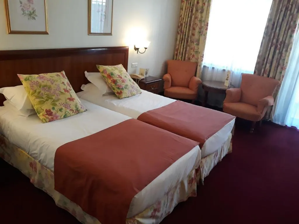Double or Twin SUPERIOR SIDE SEA VIEW Room, Quinta da Penha de Franca, Madeira