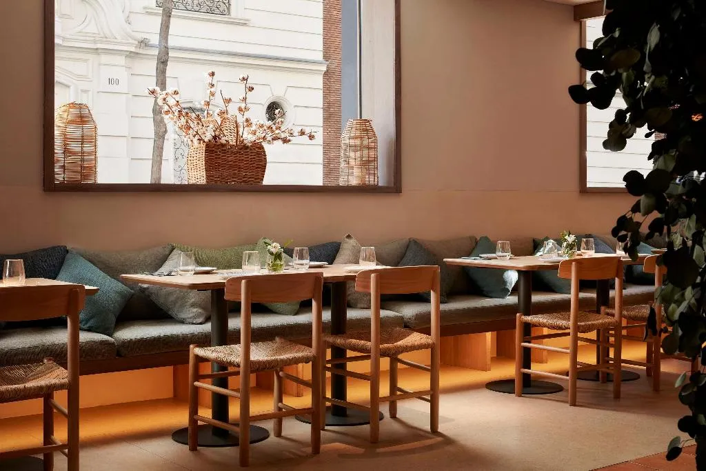 Restaurant, NH Madrid Zurbano, Madrid