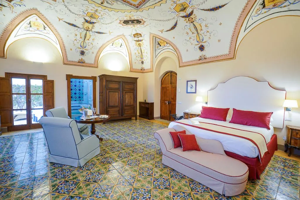Room, Villa Cimbrone, Naples