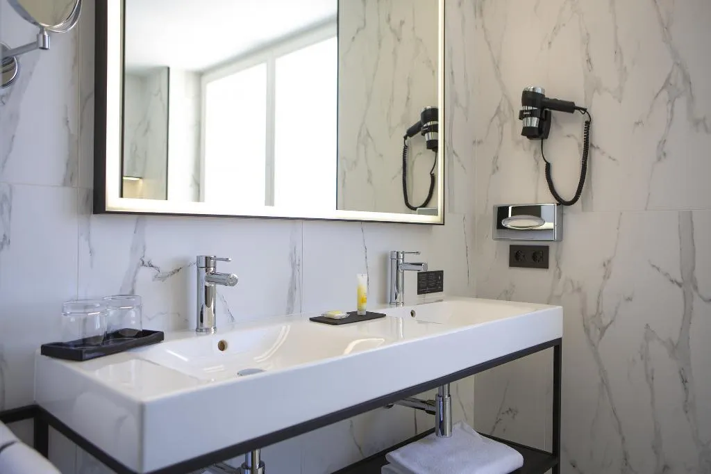 DOUBLE SUPERIOR WITH TERRACE Room, Hotel Riu Plaza España, Madrid