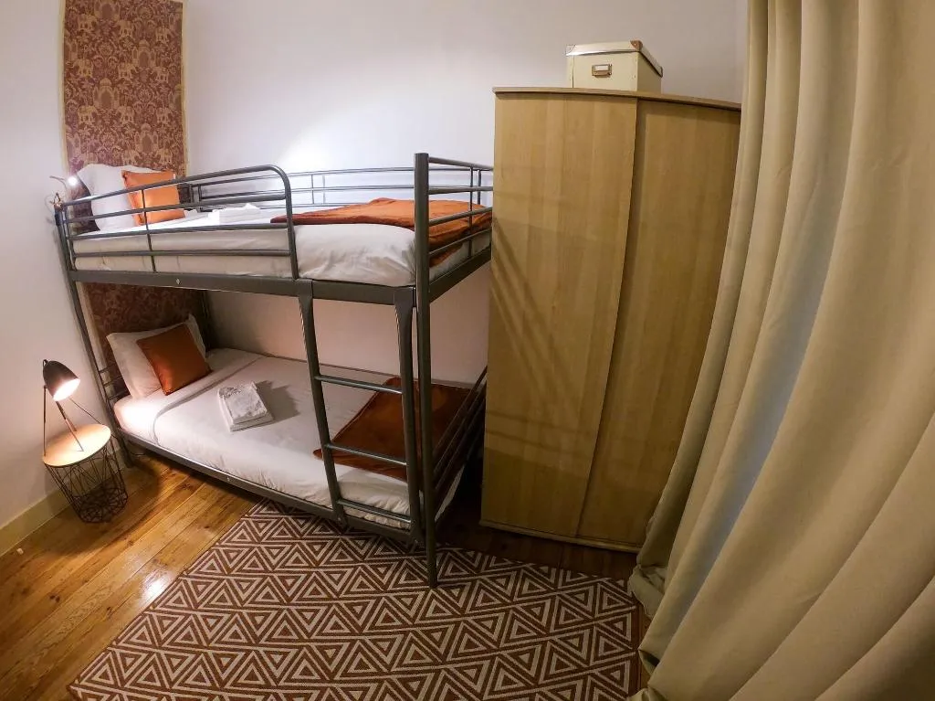 Room, Dukostel, Lisbon