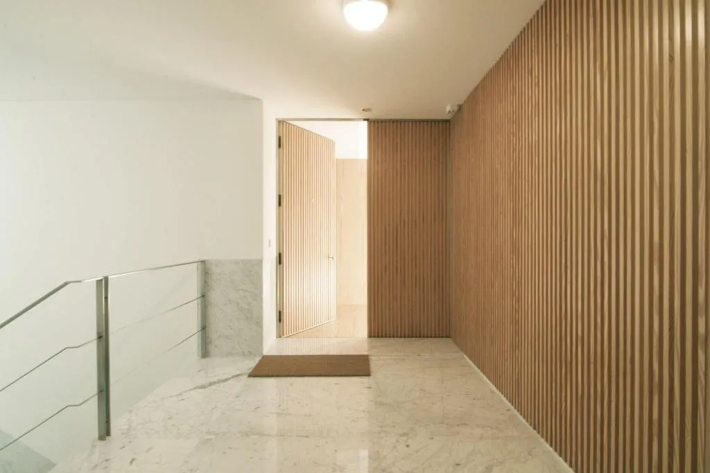 Lobby, Flattered To Be In Porto, Porto