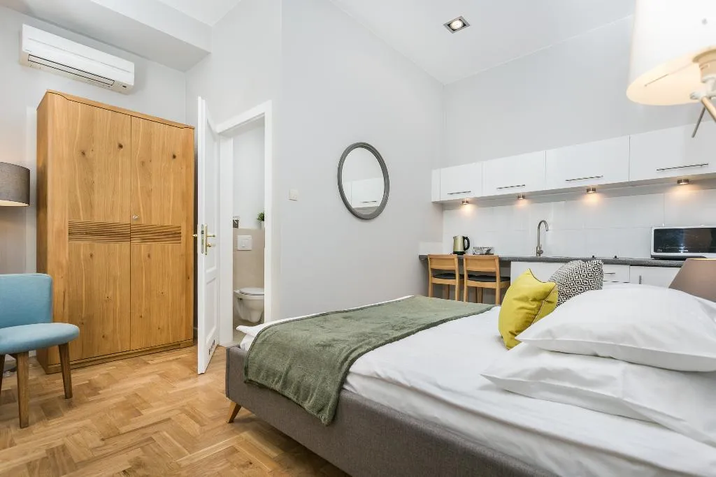 DOUBLE STANDARD Room, Venetian House Market Square Aparthotel, Krakow