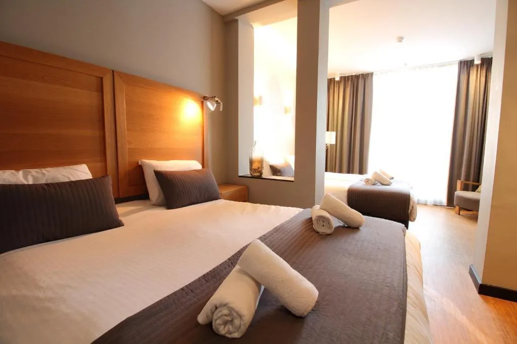 FAMILY ROOM THREE BEDS Room, The Bank Hotel, Amsterdam