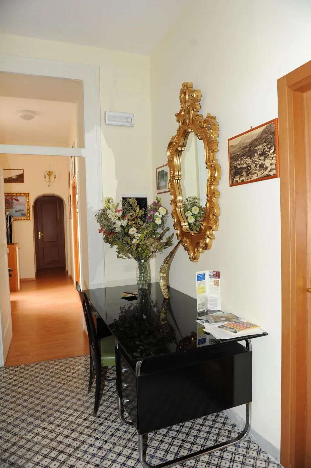 Lobby, Come D'Incanto a Napoli, Naples
