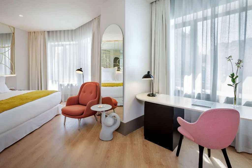 Double or Twin PREMIUM Room, Barceló Torre de Madrid, Madrid