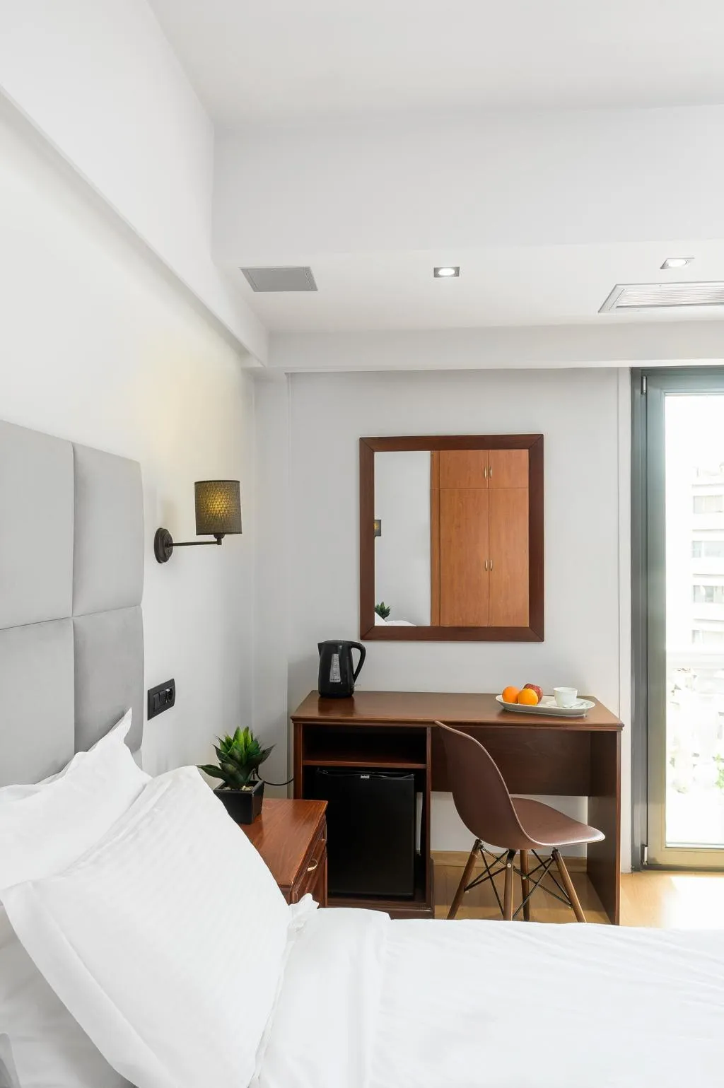 SINGLE STANDARD Room, Odeon, Athens