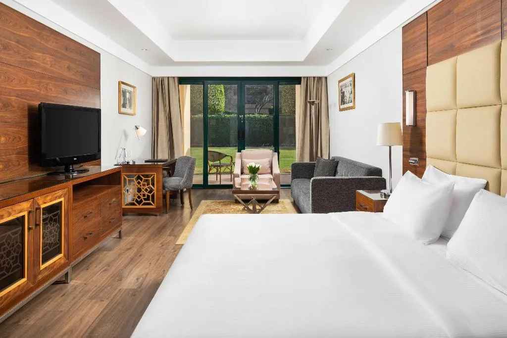 DOUBLE EXECUTIVE SUPERIOR Room, Hilton Pyramids Golf, Cairo