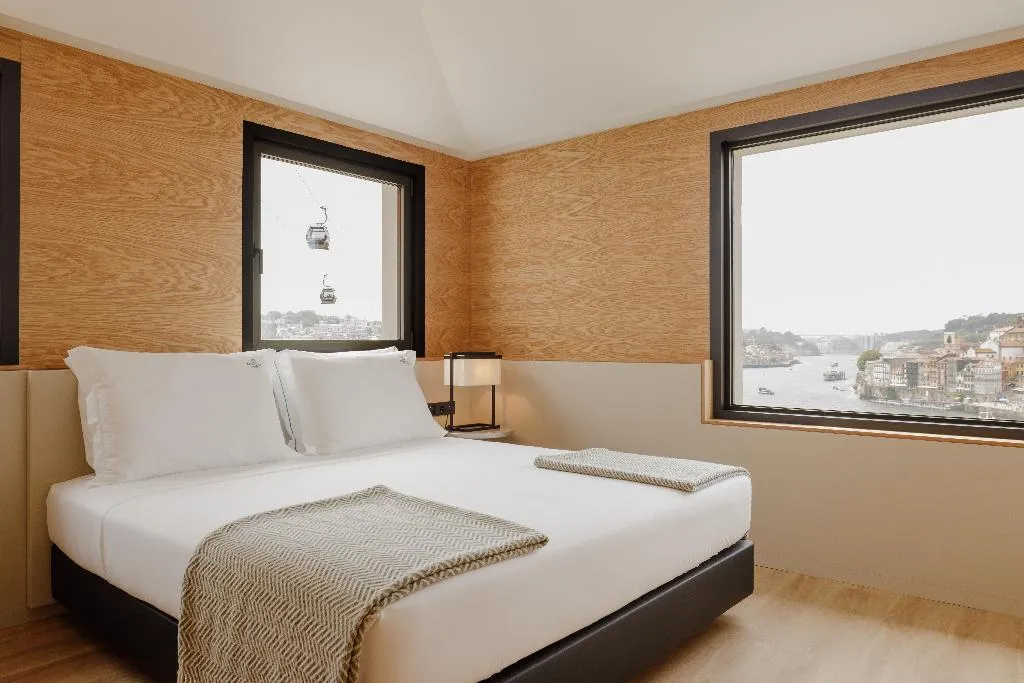 QUADRUPLE TWO BEDROOMS WITH VIEWS Room, Porto River Soul Hotel, Porto