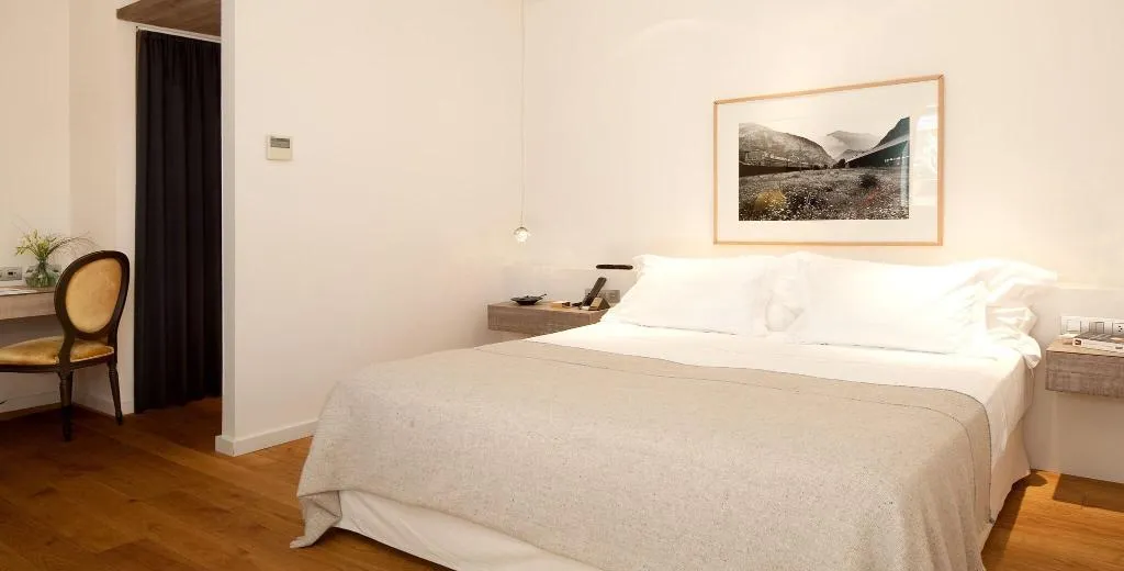 Room, Neri, Barcelona