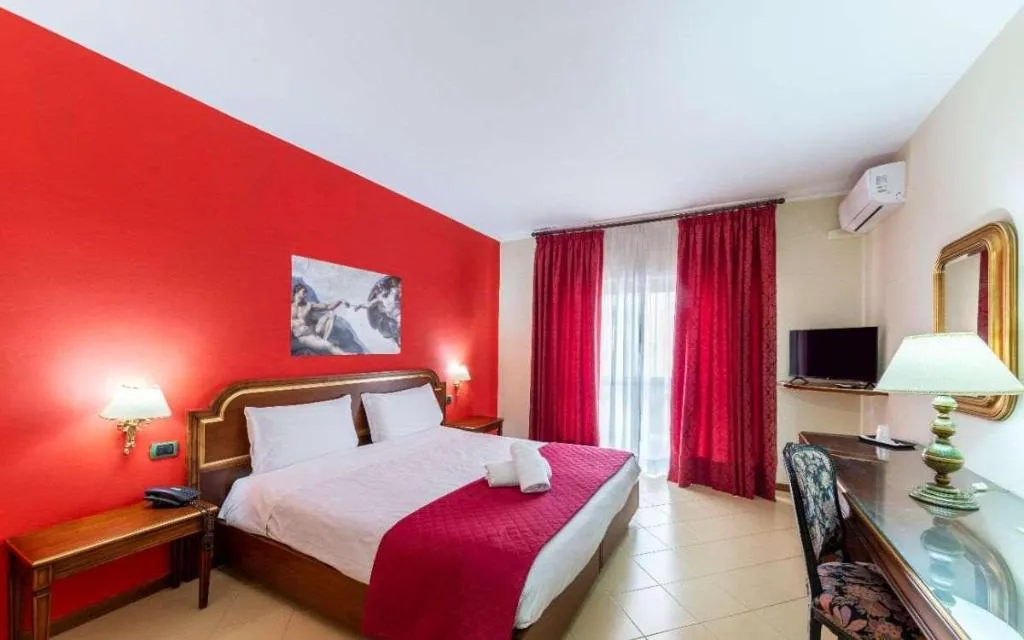 Room, Sakura Hotel, Naples