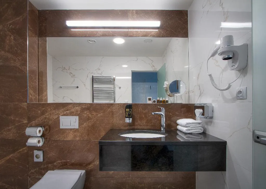 DOUBLE STANDARD Room, Essence, Prague