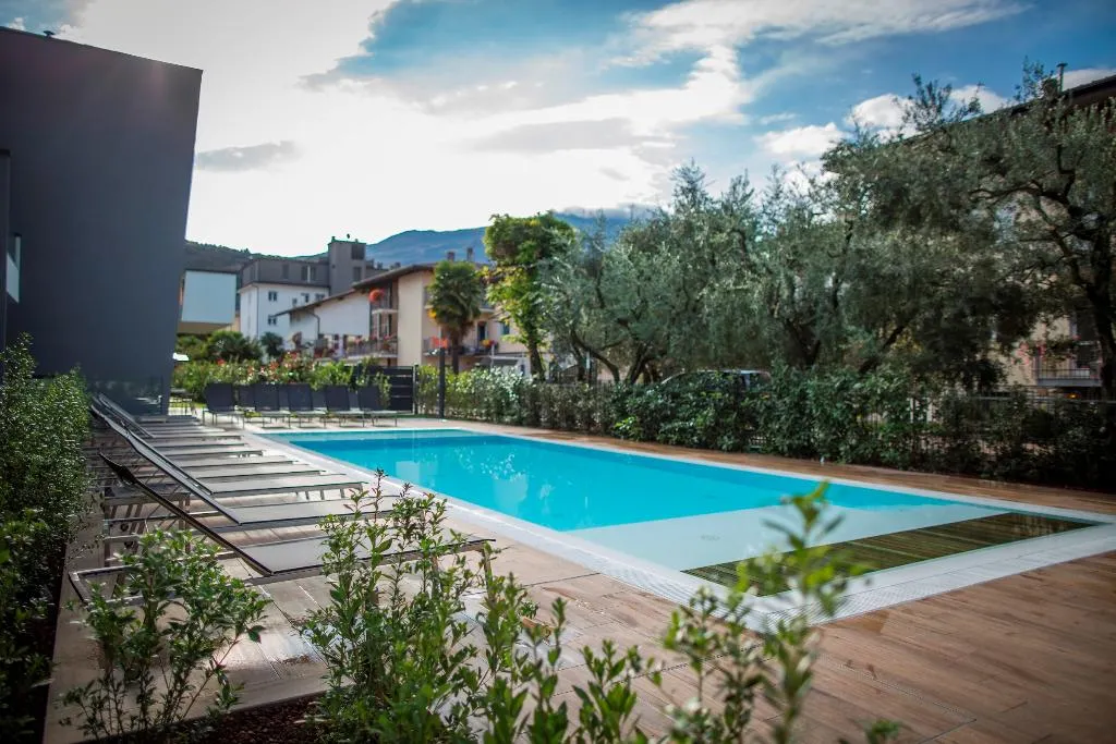 Pool, Riva Lake Lodge, Milan