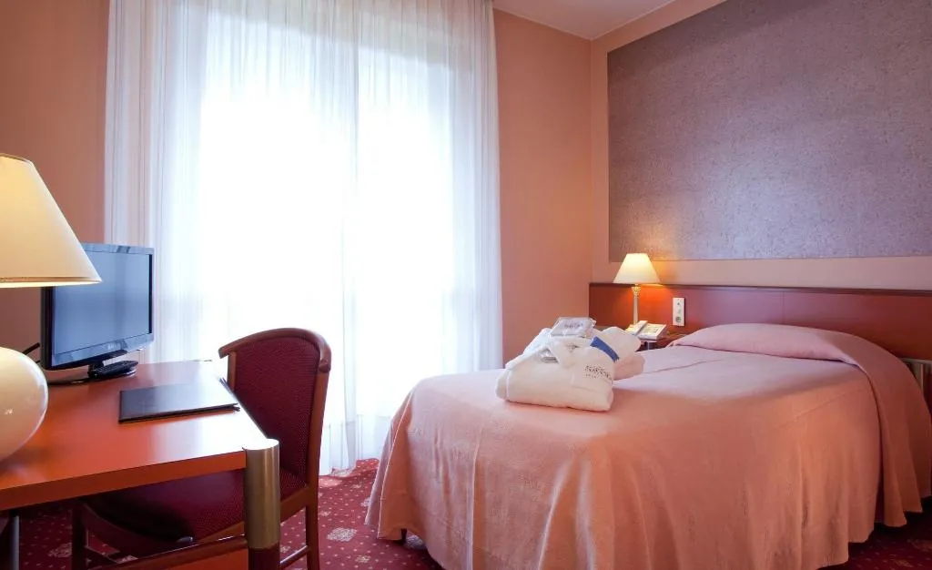 Room, Terme Savoia, Venice