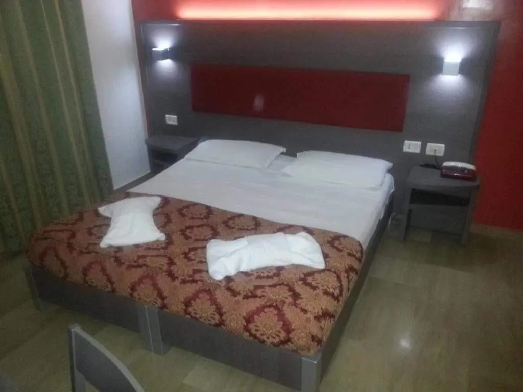 Room, Hotel Center 1, Rome