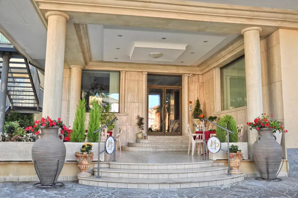 General view, Hotel dei Pini, Rome
