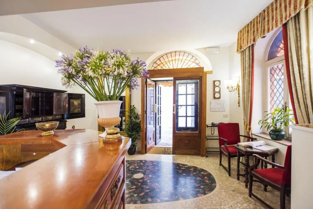 Lobby, Hotel Due Torri, Rome