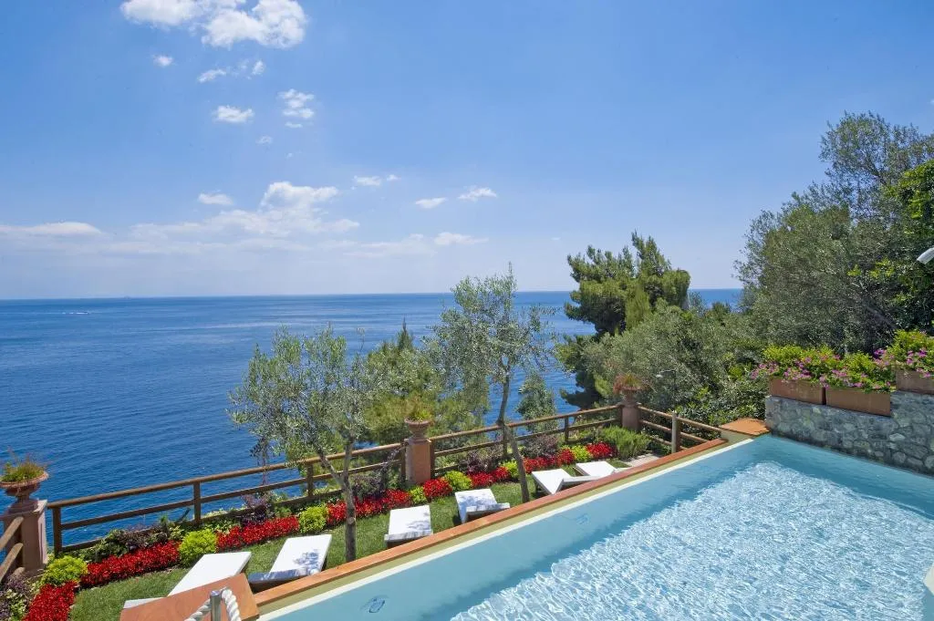 Sports and Entertainment, Hotel Onda Verde, Naples