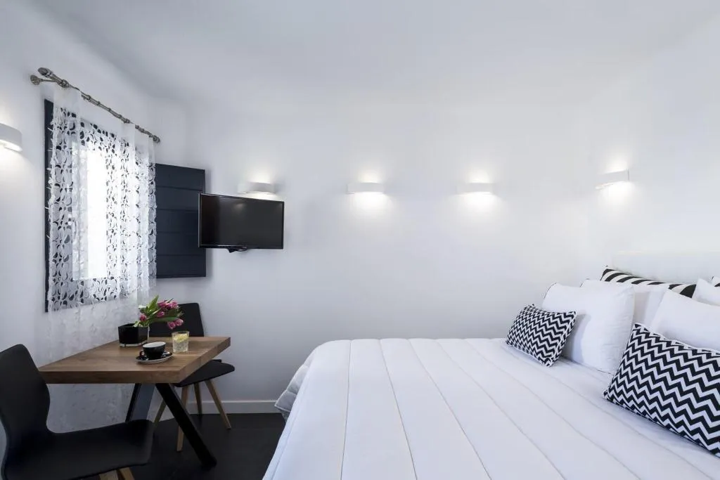 JUNIOR SUITE WITH DOUBLE BED Room, Elea Resort - adults only, Santorini