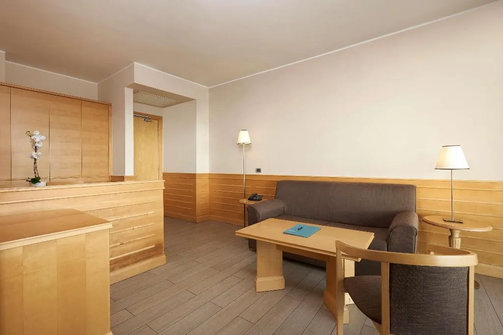 JUNIOR SUITE STANDARD Room, Occidental Aran Park, Rome