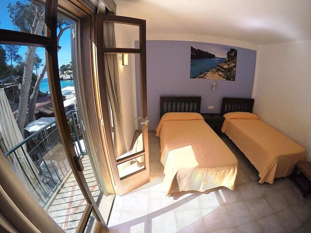 Room, Hostal Playa Cala Santanya, Majorca