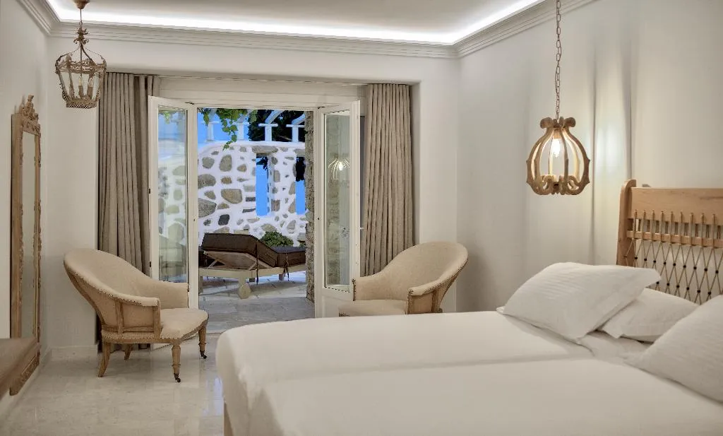 SUITE THREE BEDROOMS WITH PRIVATE POOL Room, Saint John Hotel Villas & Spa, Mykonos