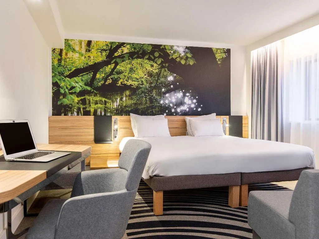 DOUBLE EXECUTIVE KING BED Room, Novotel Amsterdam City, Amsterdam