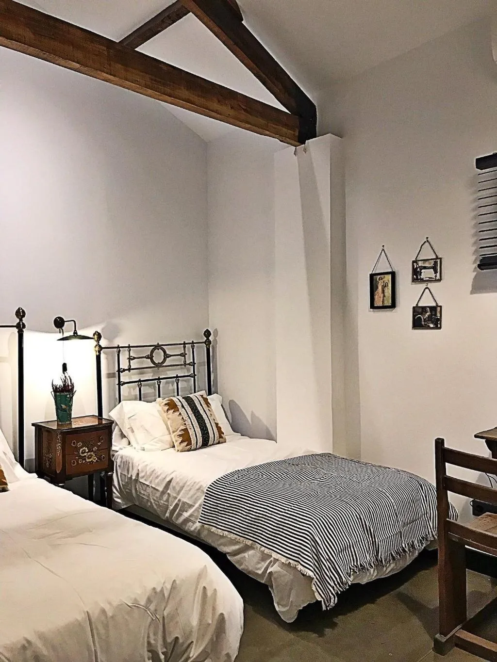 Room, Lanave, Madrid