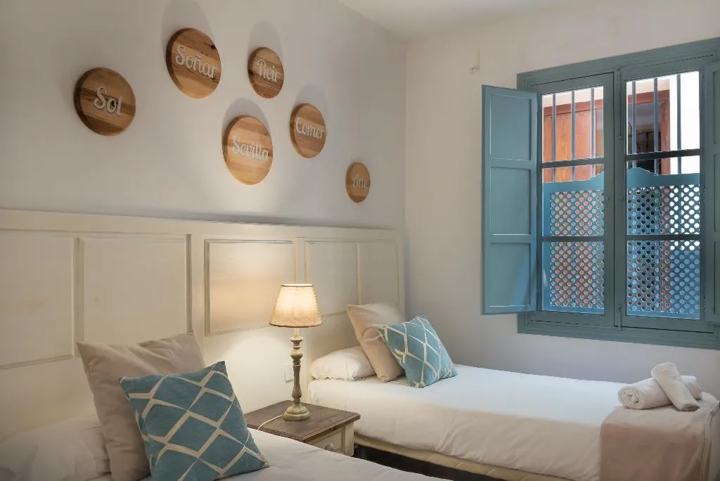 APARTMENT STANDARD Room, Apartamentos Suites Santa Cruz, Seville