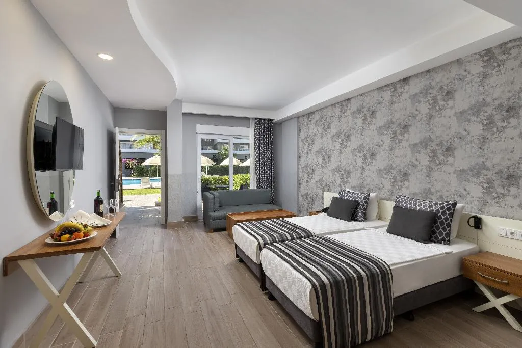 DOUBLE POOL VIEW Room, Greenwood Suites Resort, Antalya