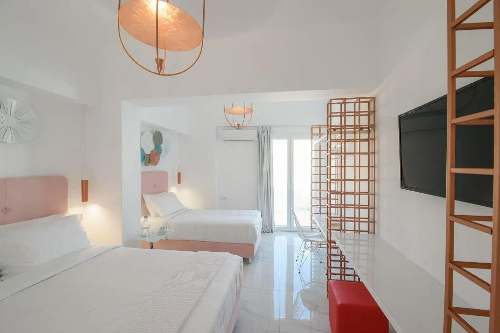 Room, Nama, Mykonos