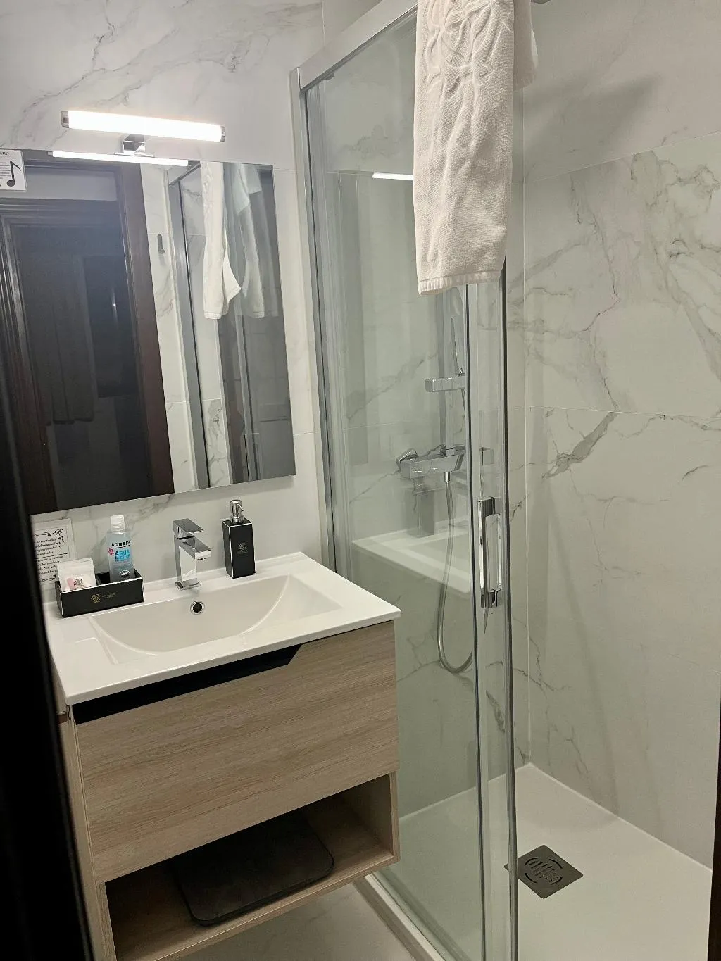 APARTMENT DELUXE TWO BEDS Room, Cason De Los Lopez Apartments, Madrid