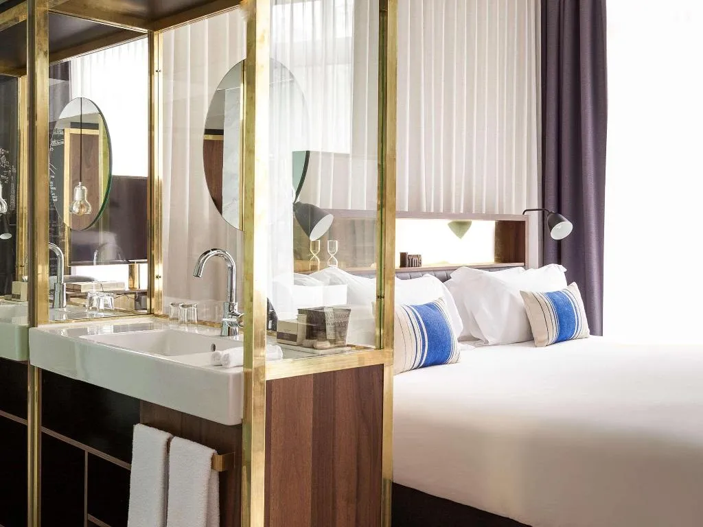 JUNIOR SUITE KING SIZE BED Room, Ink Hotel Amsterdam - MGallery Collection, Amsterdam