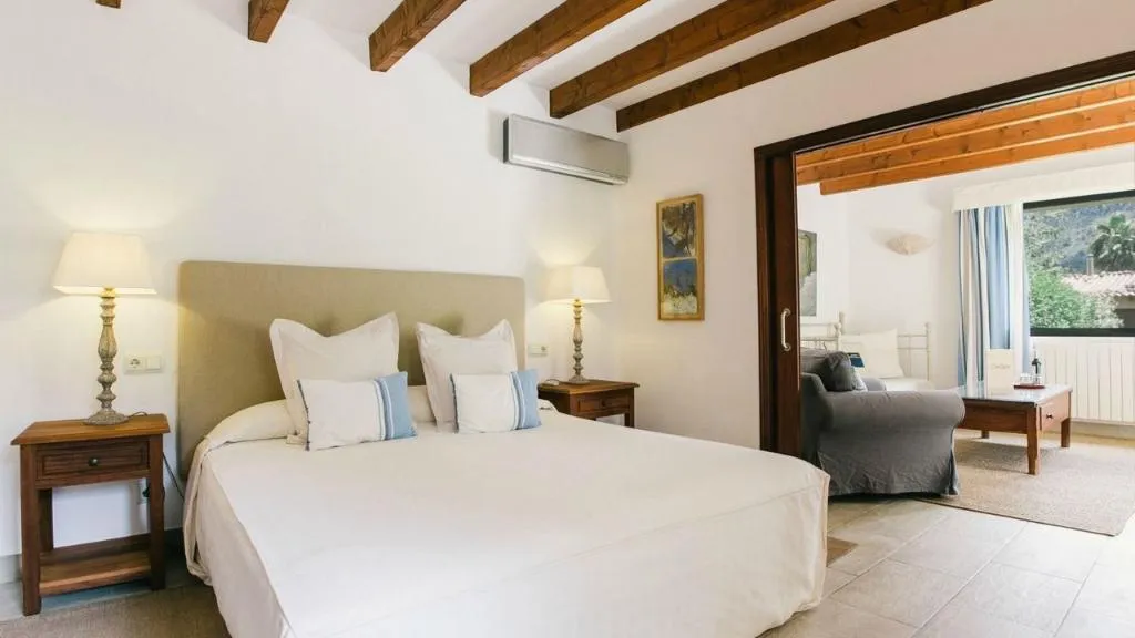 Pool, Finca Can Quatre, Majorca