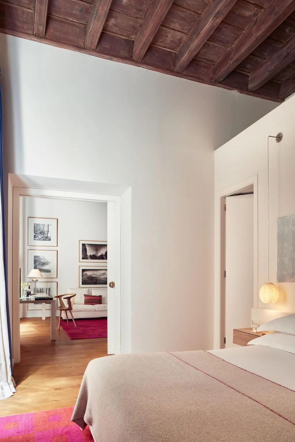 Room, Neri, Barcelona