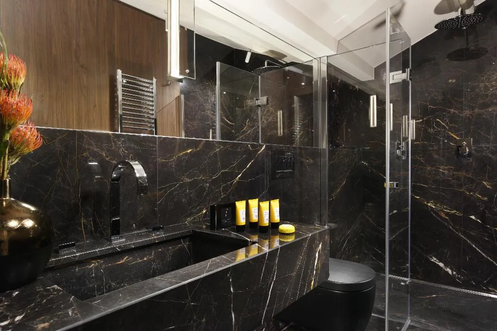 Room, The First Dolce, Rome