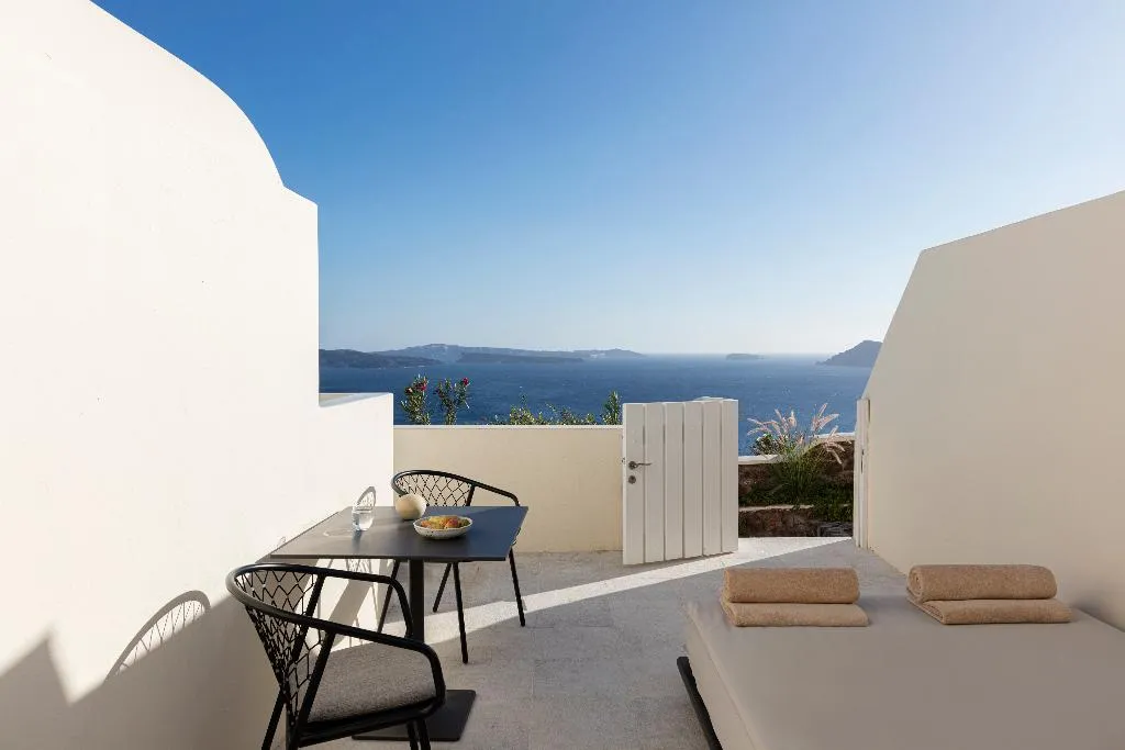 JUNIOR SUITE CAPACITY 2 Room, Canaves Oia Suites, Santorini