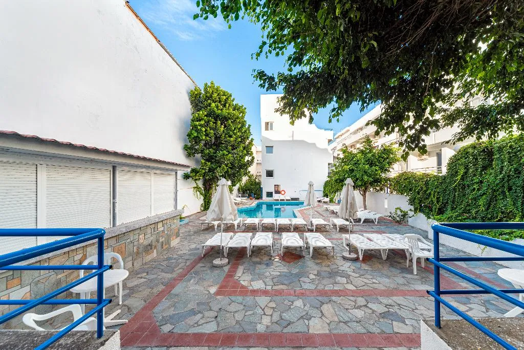 Pool, Iro, Crete