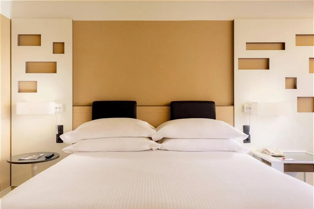 Room, Marriott Hotel Madrid Auditorium, Madrid