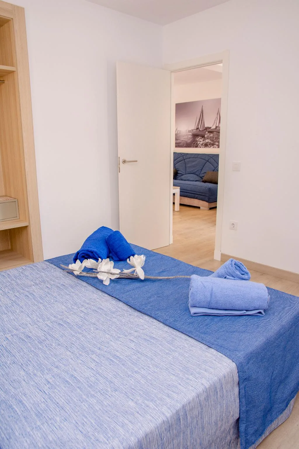 Room, Maribel, Menorca