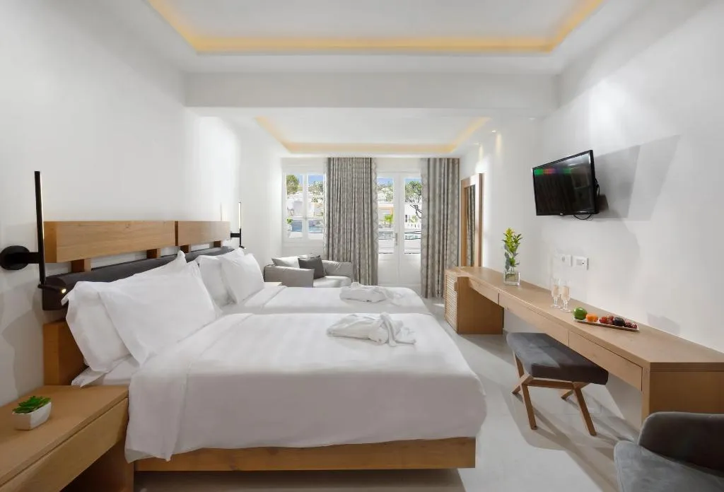 TRIPLE SUPERIOR Room, Petinos Hotel, Mykonos