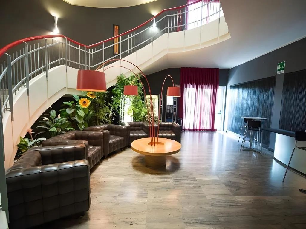 Lobby, Residence Cenisio, Milan
