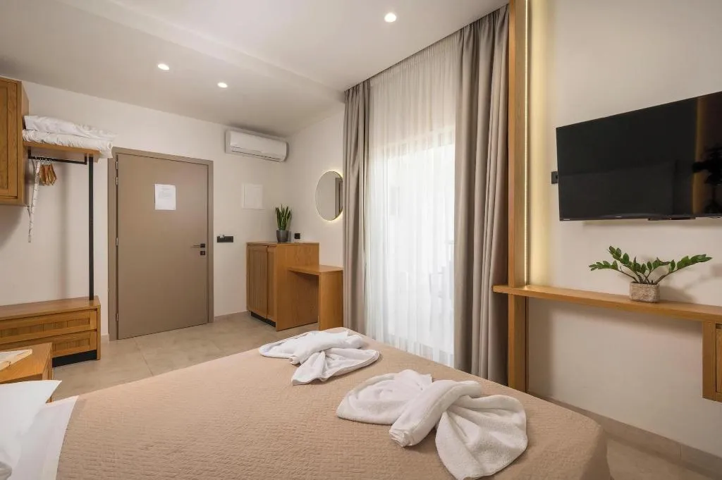 Room, Petritos Rooms And Studios, Crete