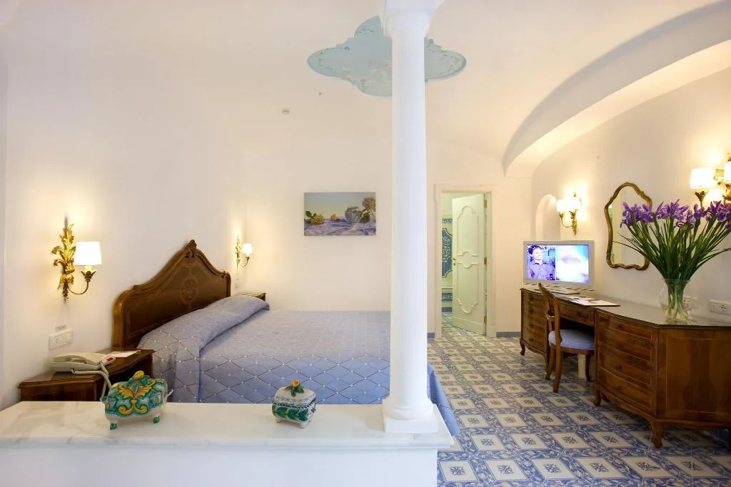 JUNIOR SUITE GARDEN VIEW Room, Grand Hotel la Favorita, Naples